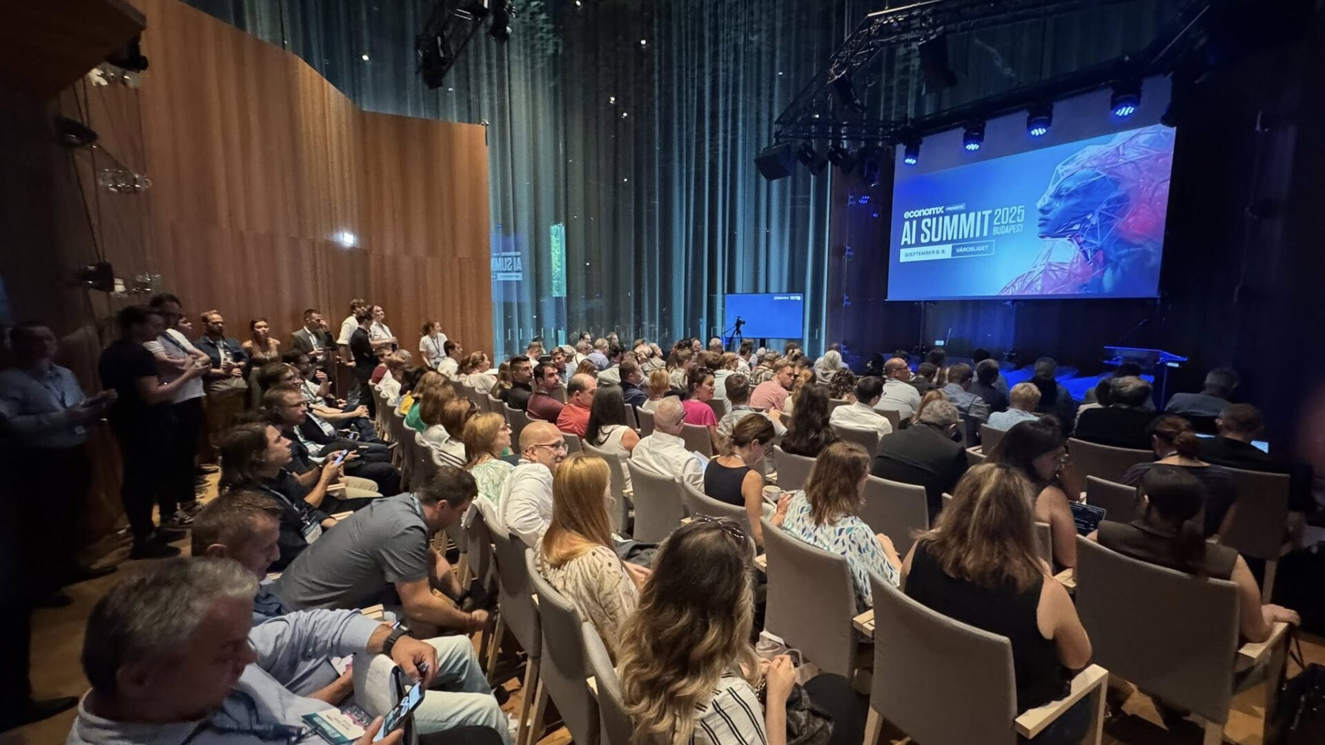 AI Summit 2025 Budapest – az ember és a gép közös jövője - Óbudai ...